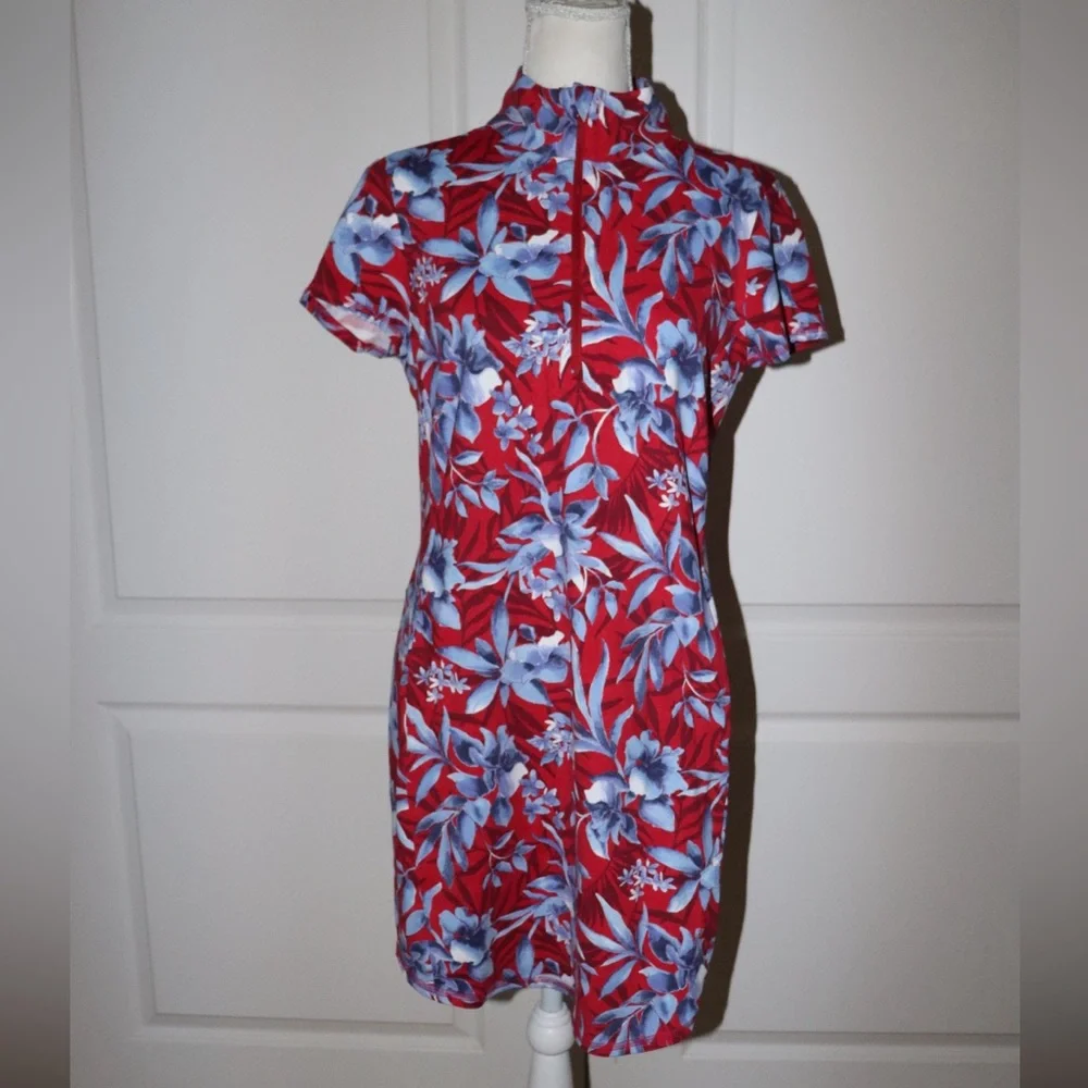 Tommy Bahama Aubrey Floral Flirtini Sheath Dress Size Small - Picture 3 of 5
